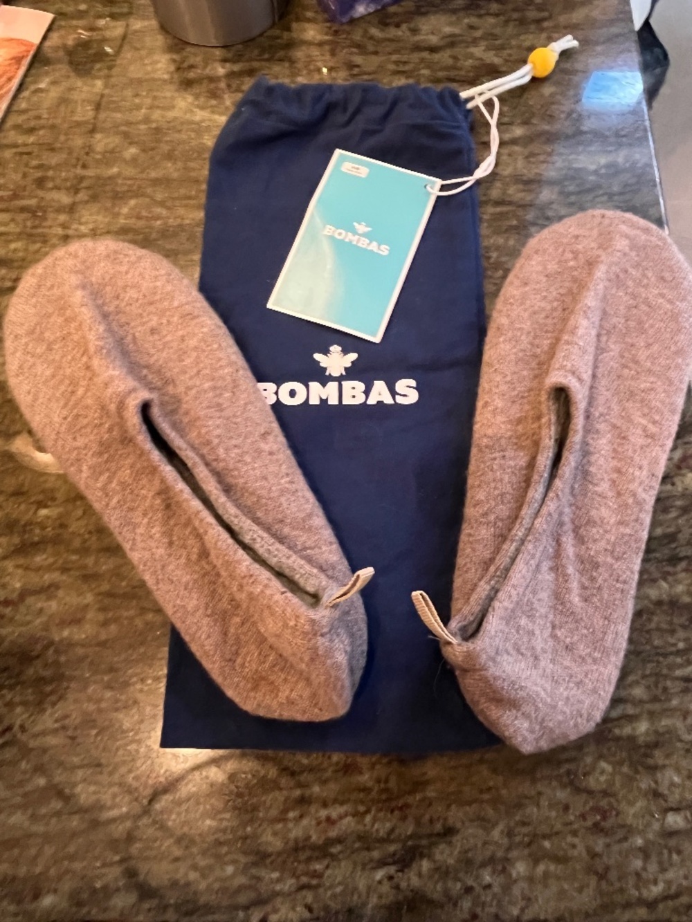 New with tags Bombas travel slippers with bag, women’s size 9-10
